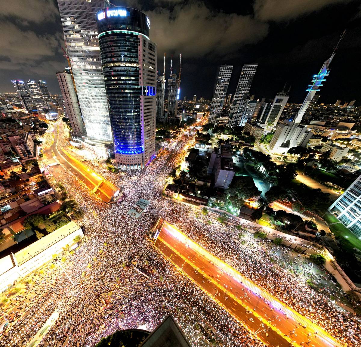 Photo by Gilad First